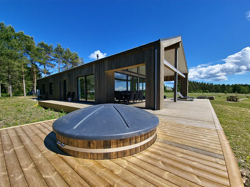 Hot tub on the terrace